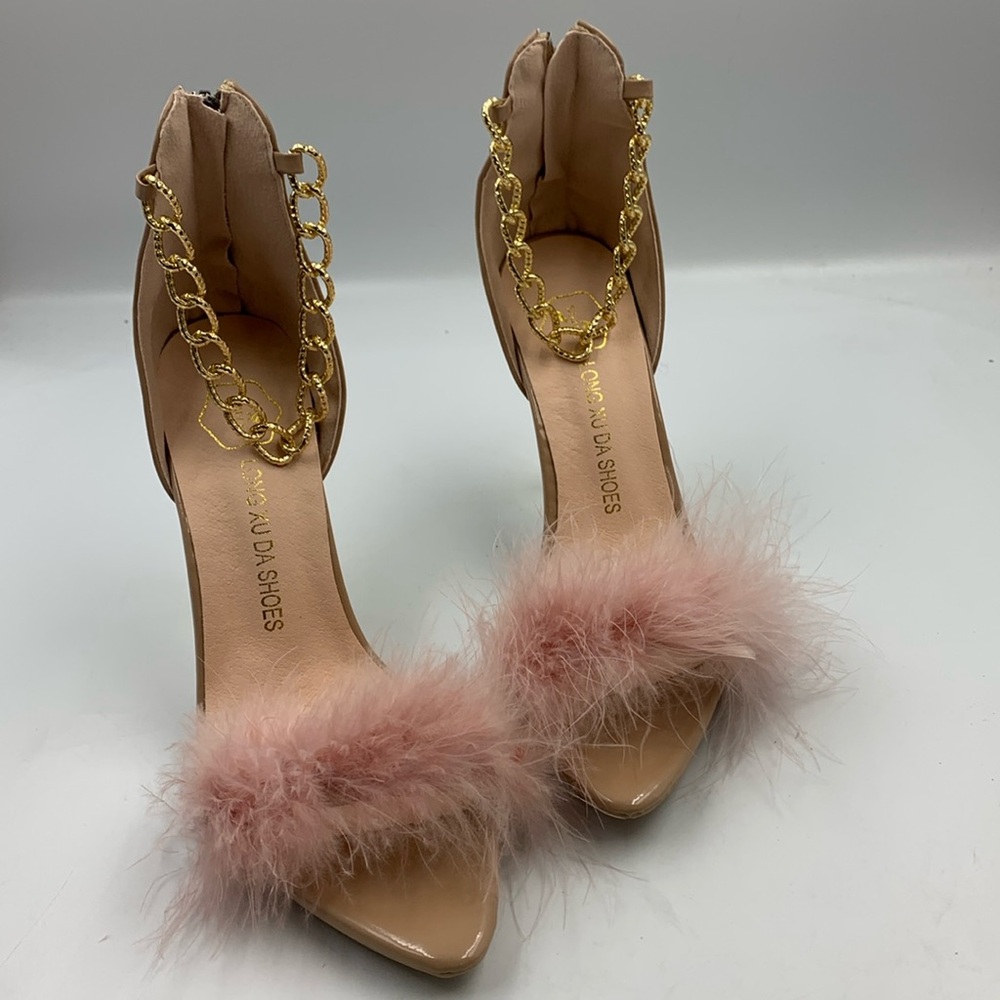 High heel sandal/pumps.